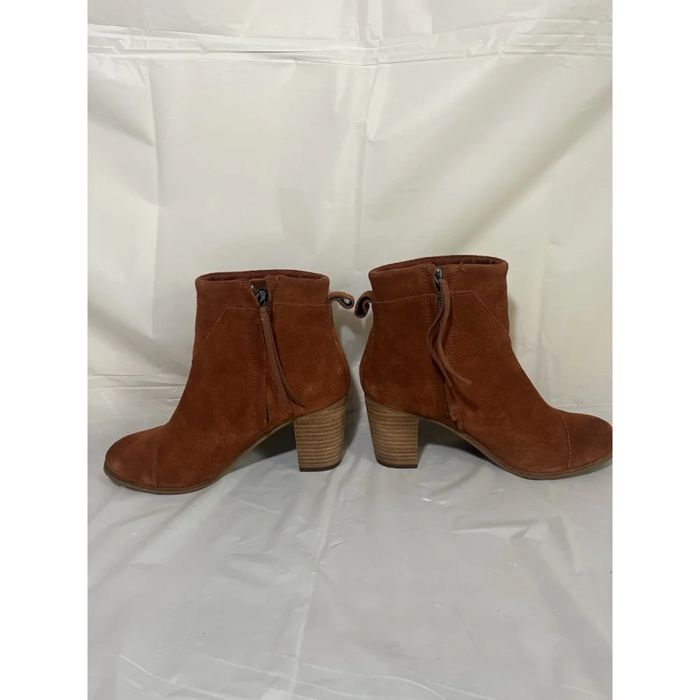 Toms size 7 Lunata Fringed Ankle Booties Rust Suede Lace Up Heels Casual